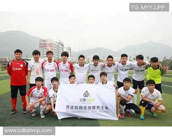 挂钩课桌足球球星带你领略校园竞技魅力与策略对抗的精彩瞬间 挂钩课桌足球球星带你领略校园竞技魅力与策略对抗的精彩瞬间