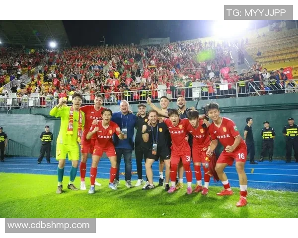 球星足球意识的深度剖析:如何在瞬间决策与场上局势中找到最佳选择