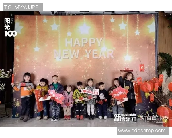 足球明星齐聚一堂欢庆新春佳节送祝福团圆温馨照展现体育与节日融合的精彩瞬间